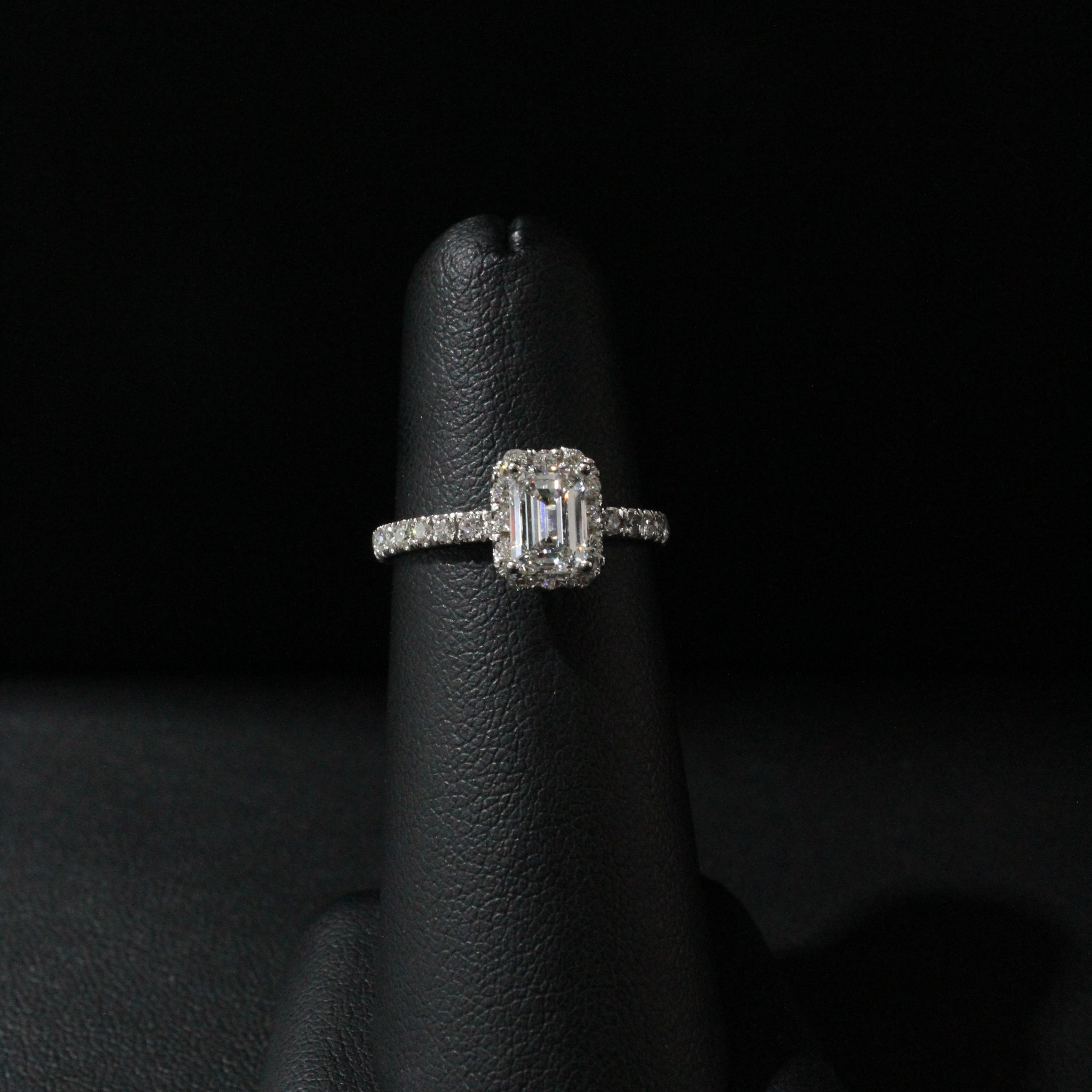 WG Lab Grown Diamond Ring VVS2 F 1.03