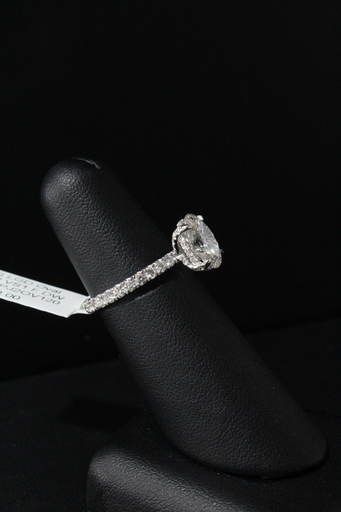 WG Lab Grown Diamond Oval Ring 2.02 VS1 F  DW 0.84