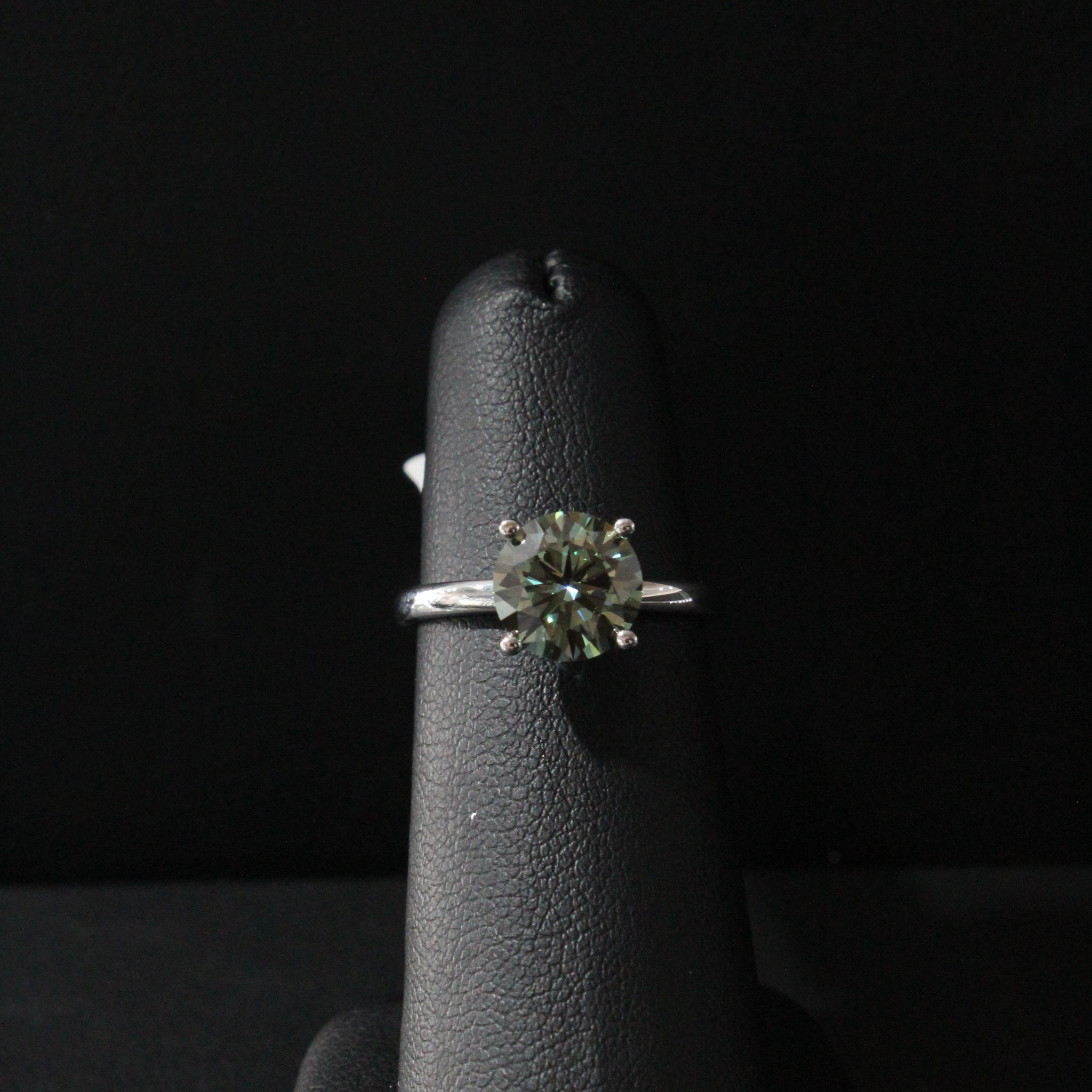 WG Lab Grown Diamond Green Round Ring 2.44ctw