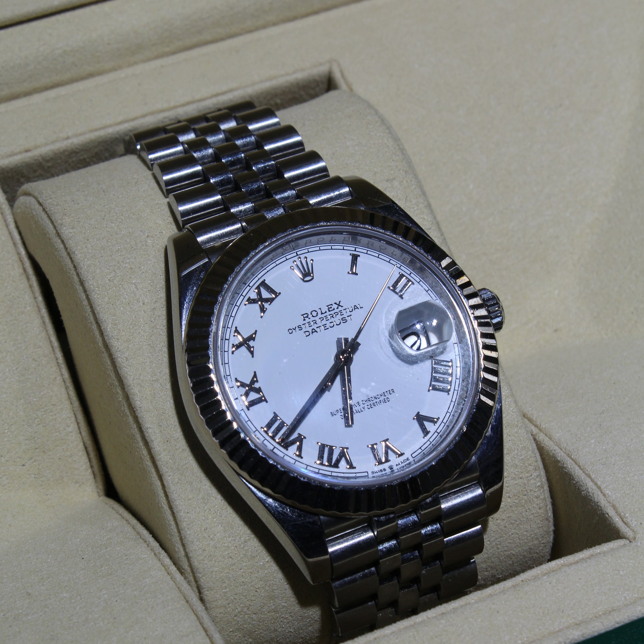 ROLEX Datejust 41MM  Fluted White Roman R2 NP