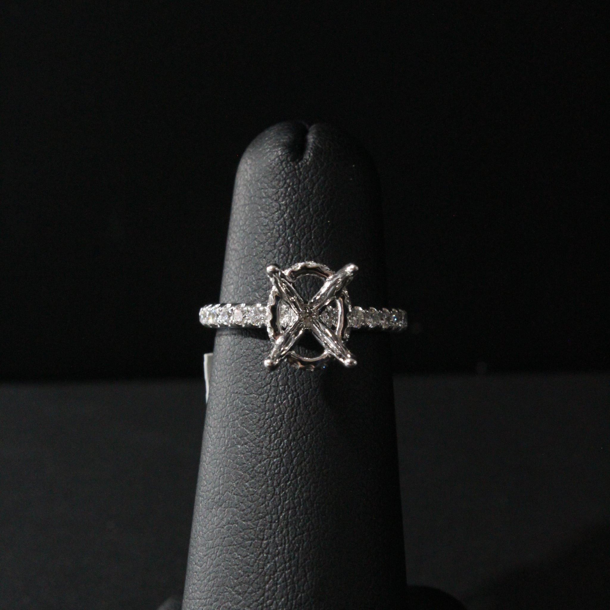 Ring Mounting for Lab Grown Oval Diamond Stone 14K 0.59ctw