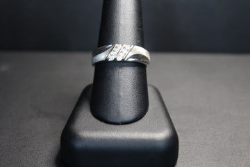 10K Two-Tone Diamond Band 6.4g